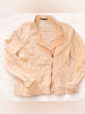 Maurices Peach Lace Detail Zip Jacket Size L Feminine Lightweight Spring Layer